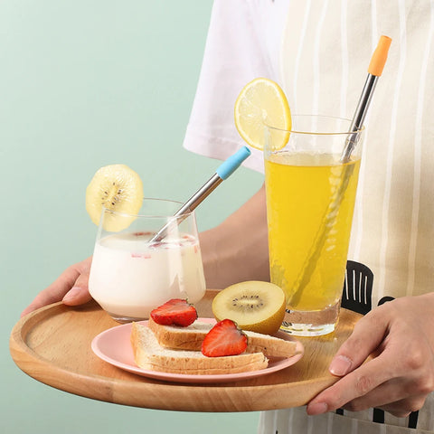 Collapsible straw in storage case